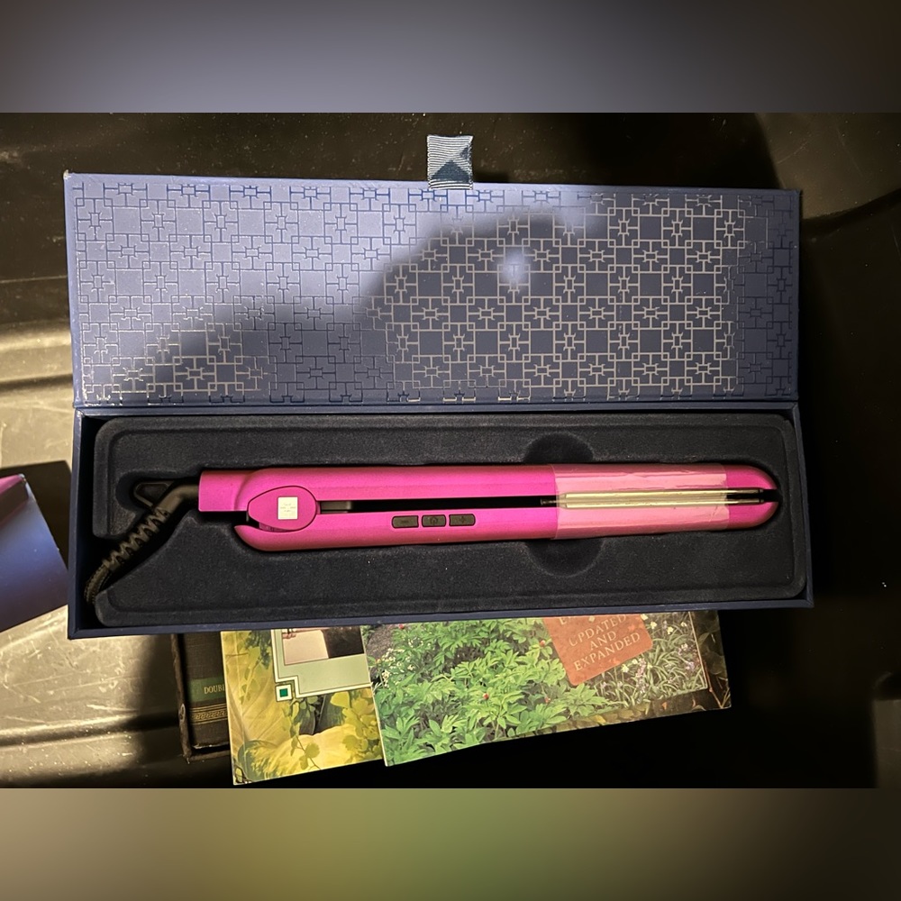 THEORIE Straightener Flat Iron